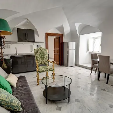 Apartment Charming Piazza Venezia Rome