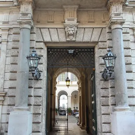 Apartment Charming Piazza Venezia *