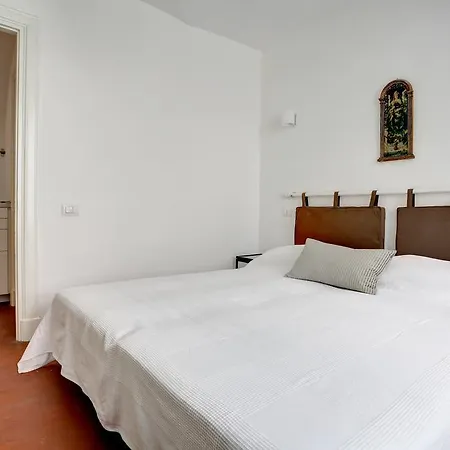 Charming Piazza Venezia Apartment Rome