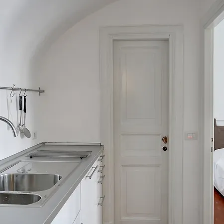 Charming Piazza Venezia Apartment *