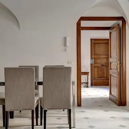 Apartment Charming Piazza Venezia